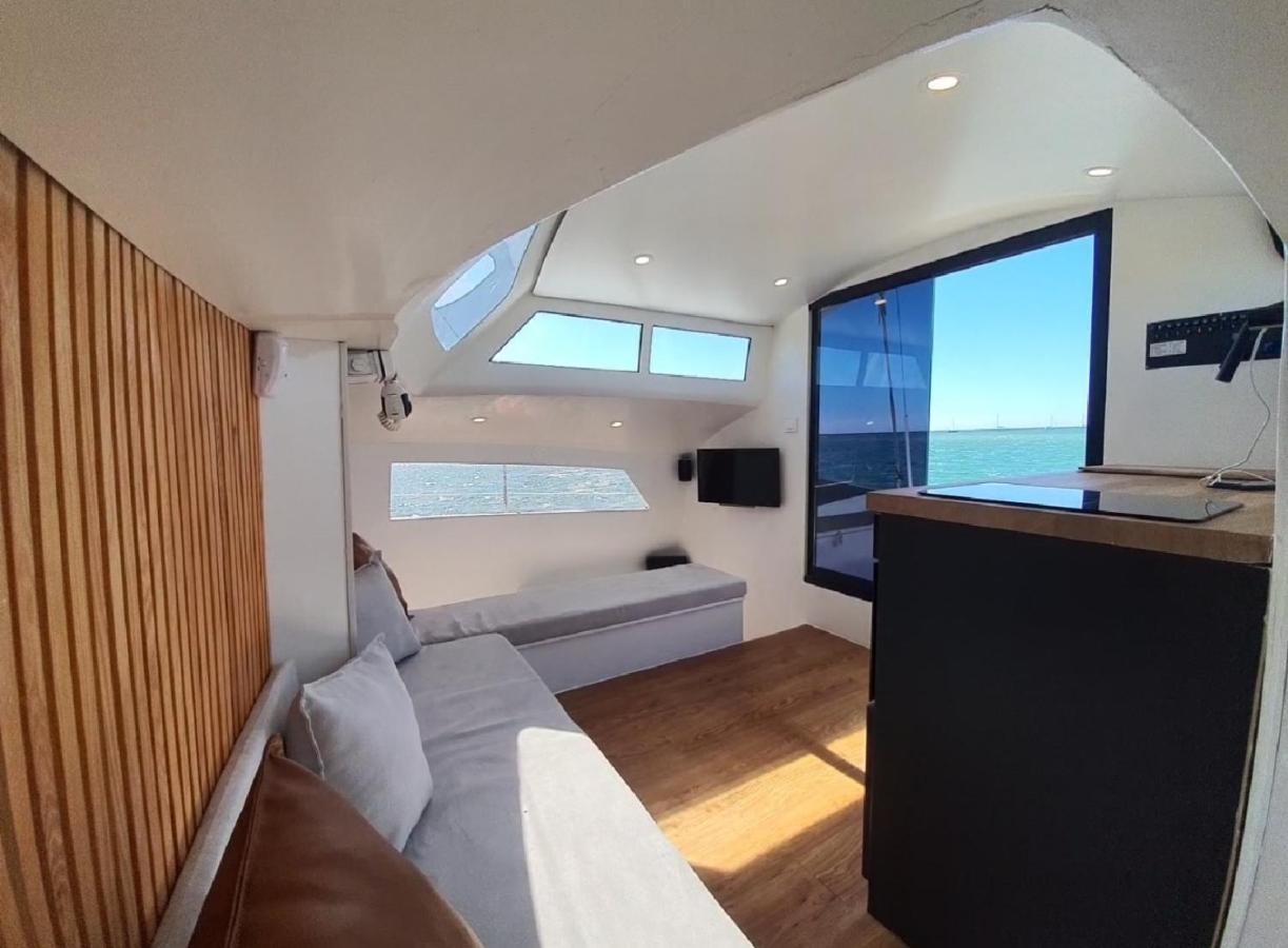 Hotel Barco Casa Catamara Sleepandboat Distrikt Distrikt Faro Exterior foto