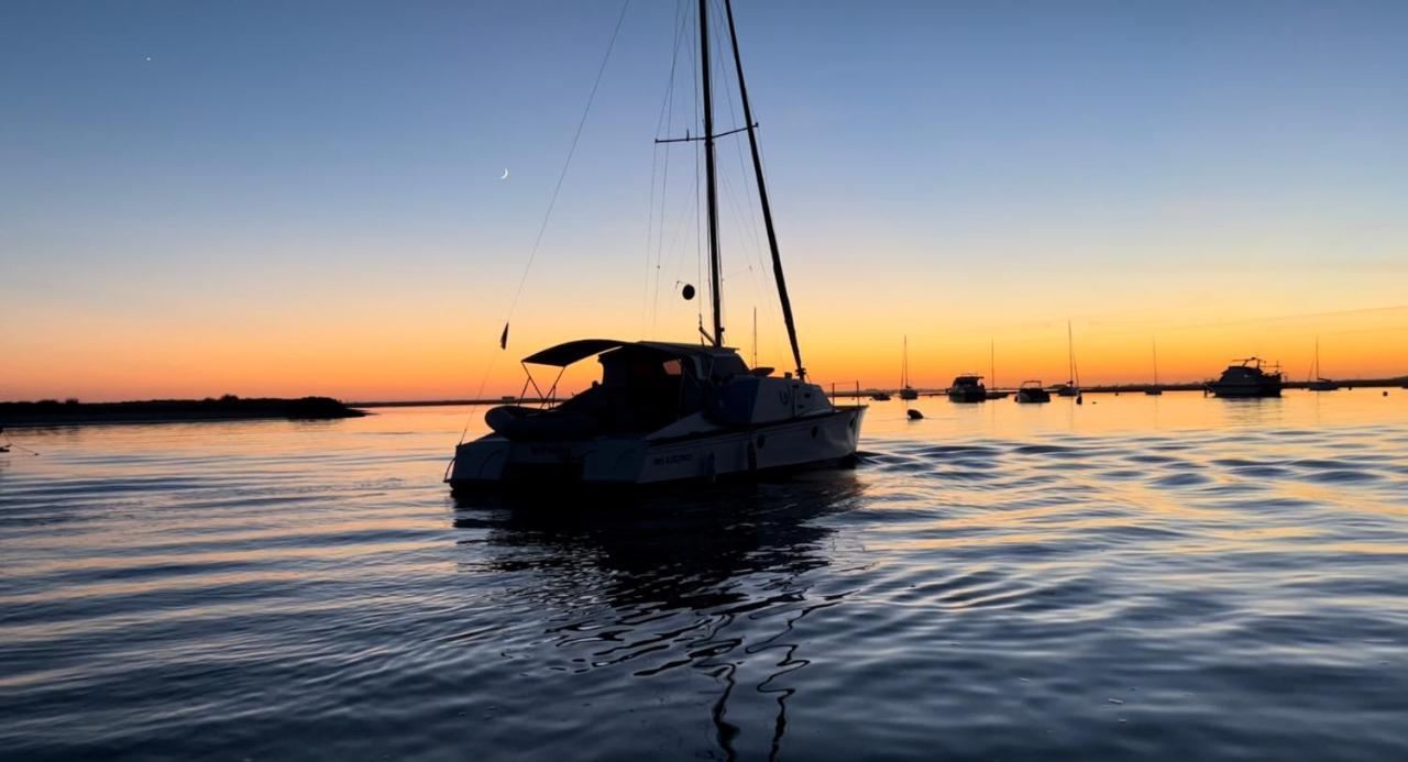 Hotel Barco Casa Catamara Sleepandboat Distrikt Distrikt Faro Exterior foto